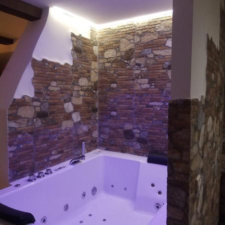 Suite Love Jacuzzi Uceda Ngoại thất bức ảnh